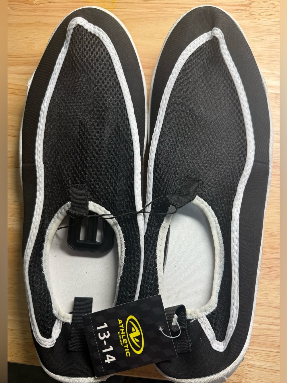 Athletic Works Menโs Black and White Slip-On Water Shoes | Sz 13-14